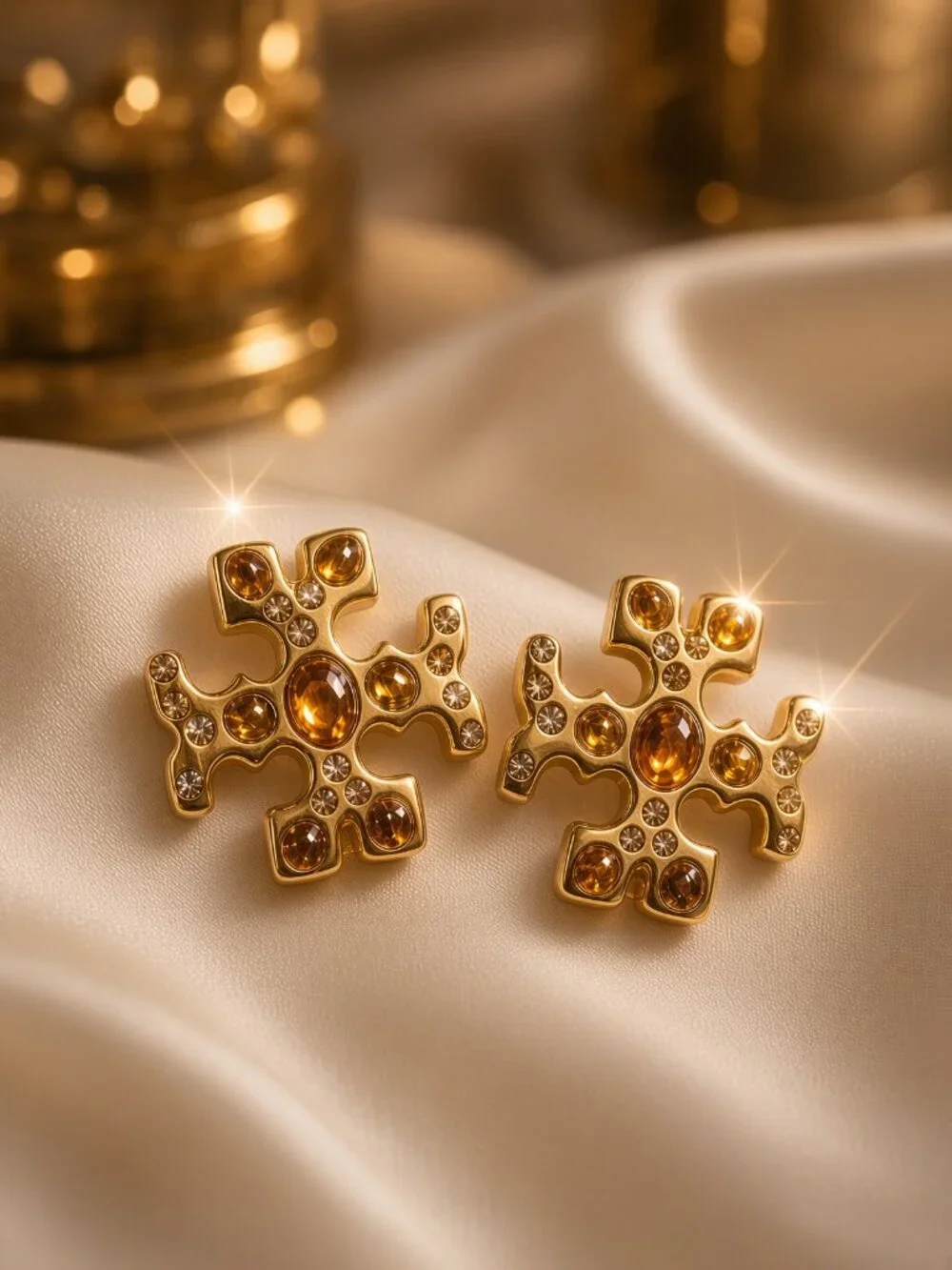 NWT Tory Burch Roxanne Jeweled Stud Earrings
